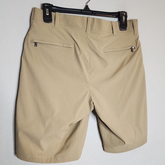 NWT J. Crew 9" Tech Shorts. Khaki. Men's size 29. - Picture 2 of 16
